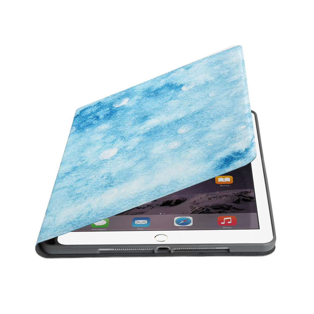 Auto wake and sleep function of the personalized iPad folio case with Winter design